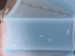 硅胶制品表面为什么会出现气泡